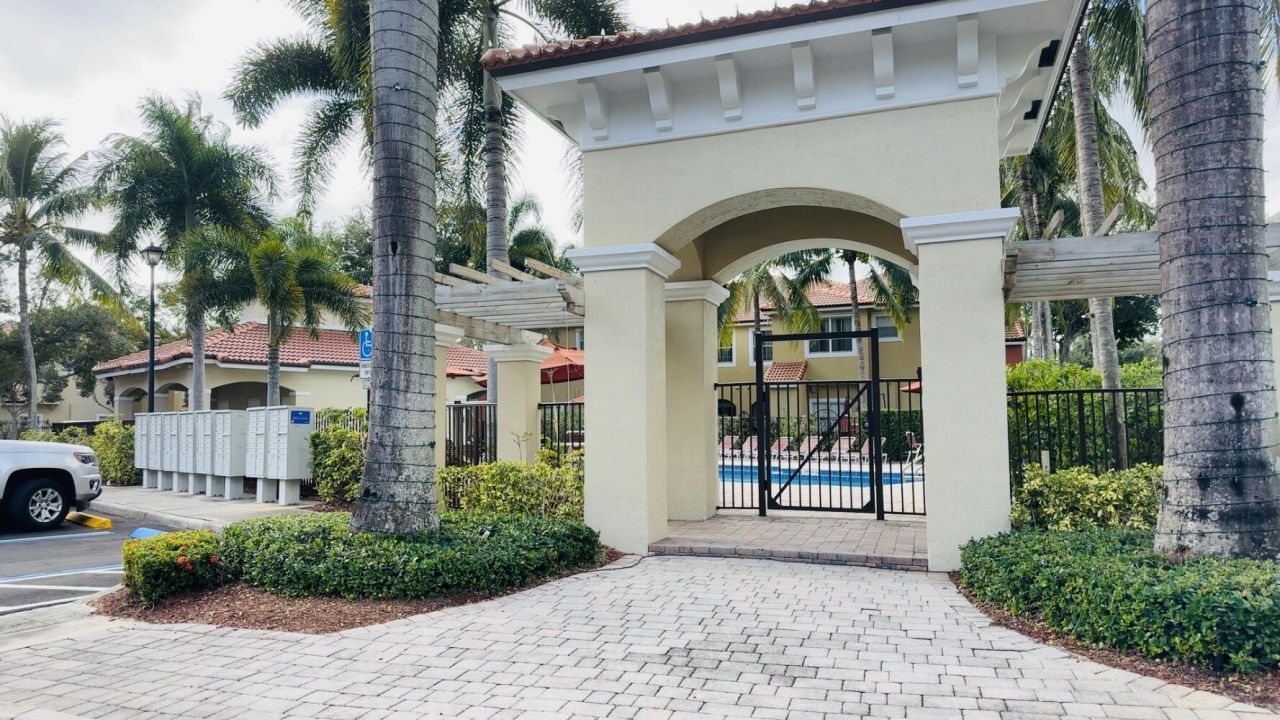 3202 Merrick Terrace, Unit 2102, Margate, FL 33063 Photo