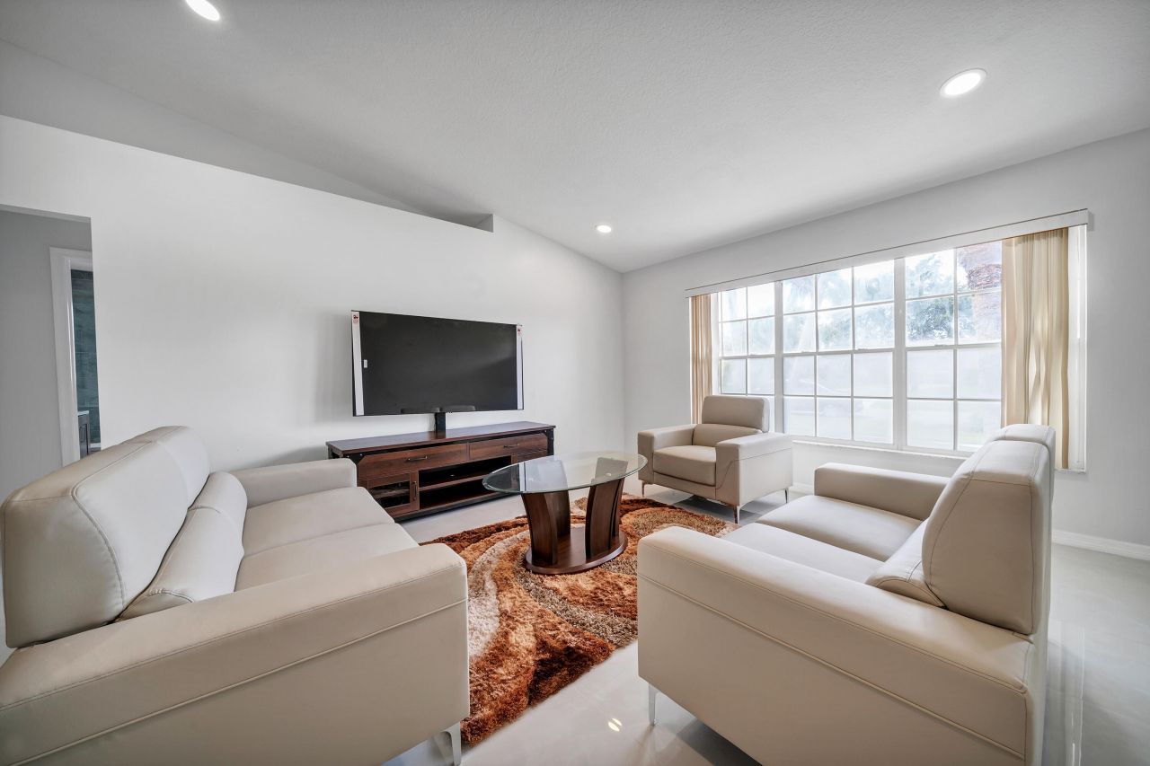 113 Madrid Street, Royal Palm Beach, FL 33411 Photo