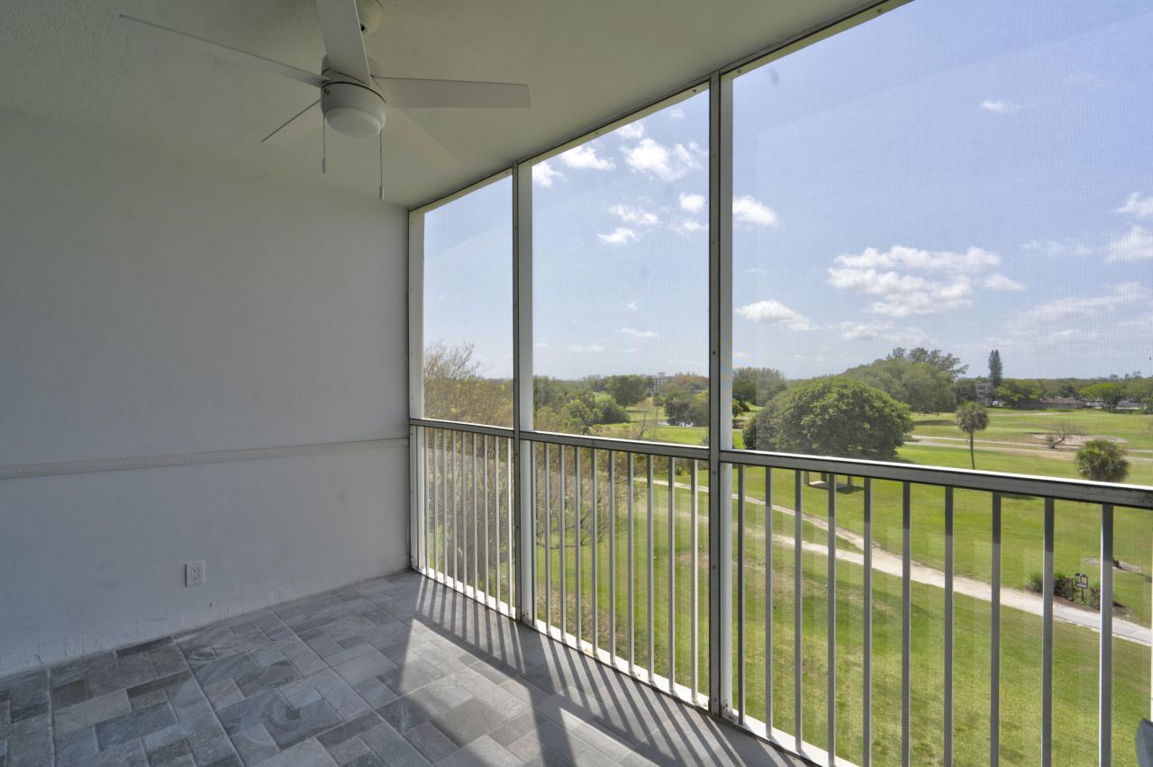 3050 N Palm Aire Drive, Unit 505, Pompano Beach, FL 33069 Photo