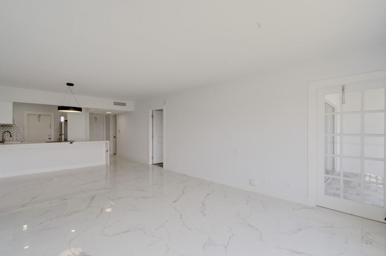 3050 N Palm Aire Drive, Unit 505, Pompano Beach, FL 33069 Photo