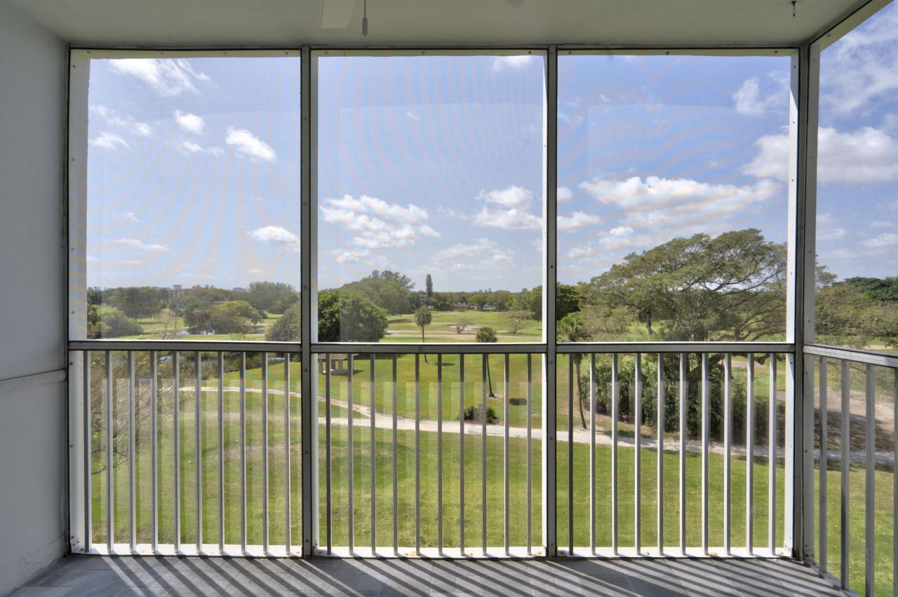 3050 N Palm Aire Drive, Unit 505, Pompano Beach, FL 33069 Photo