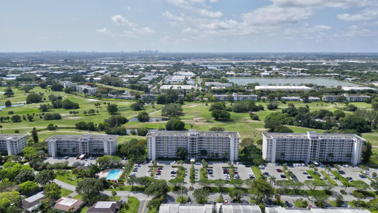 3050 N Palm Aire Drive, Unit 505, Pompano Beach, FL 33069 Photo