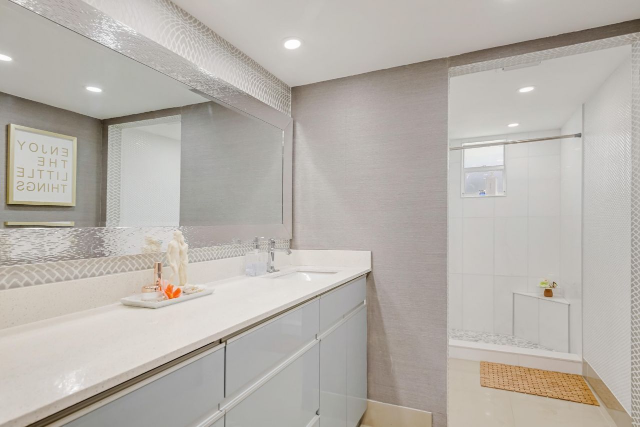 6698 10th Avenue N, Unit 426, Lake Worth, FL 33467 Photo