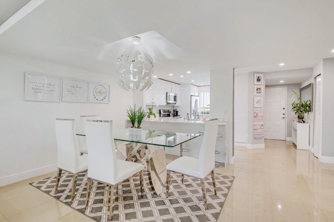 6698 10th Avenue N, Unit 426, Lake Worth, FL 33467 Photo