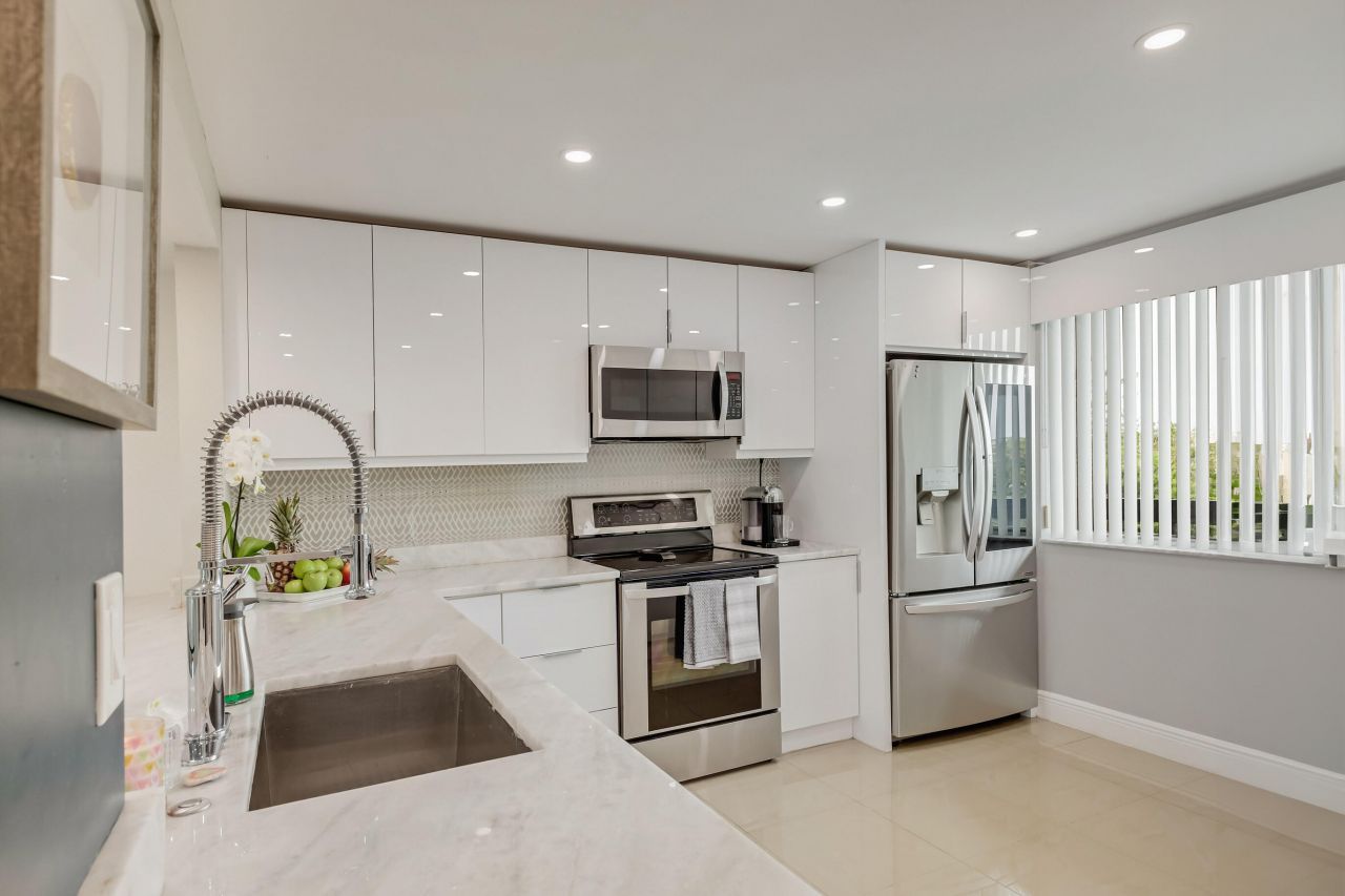 6698 10th Avenue N, Unit 426, Lake Worth, FL 33467 Photo