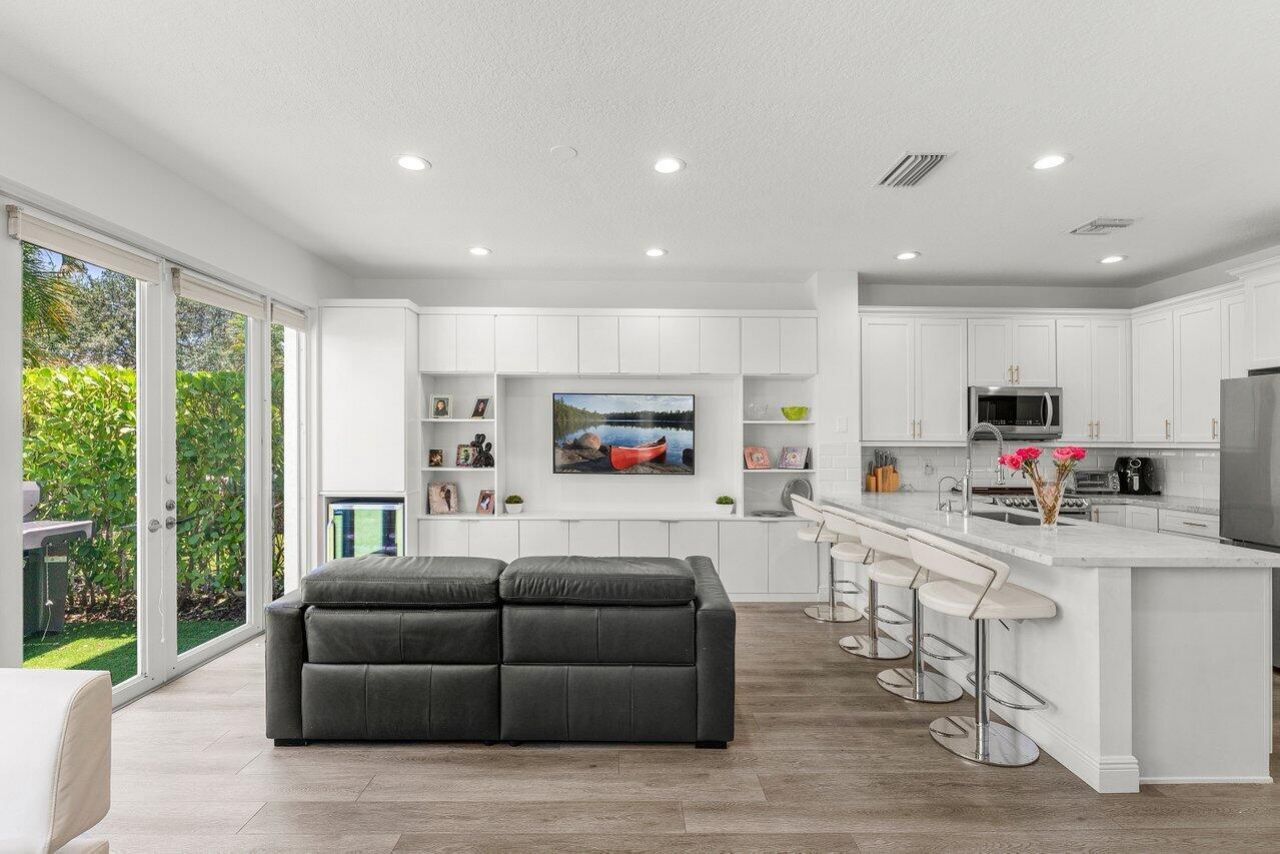 5850 NW 42nd Terrace, Boca Raton, FL 33496 Photo