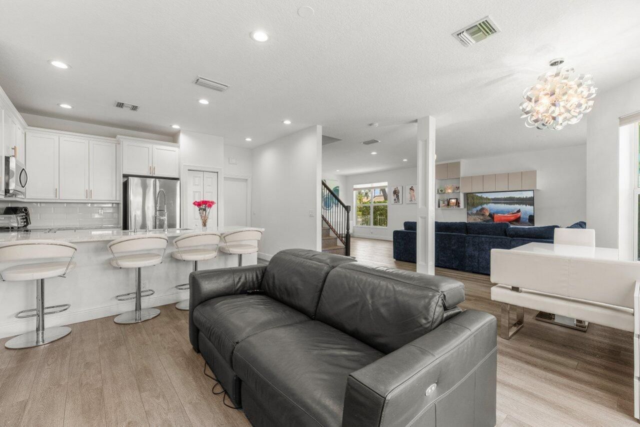 5850 NW 42nd Terrace, Boca Raton, FL 33496 Photo