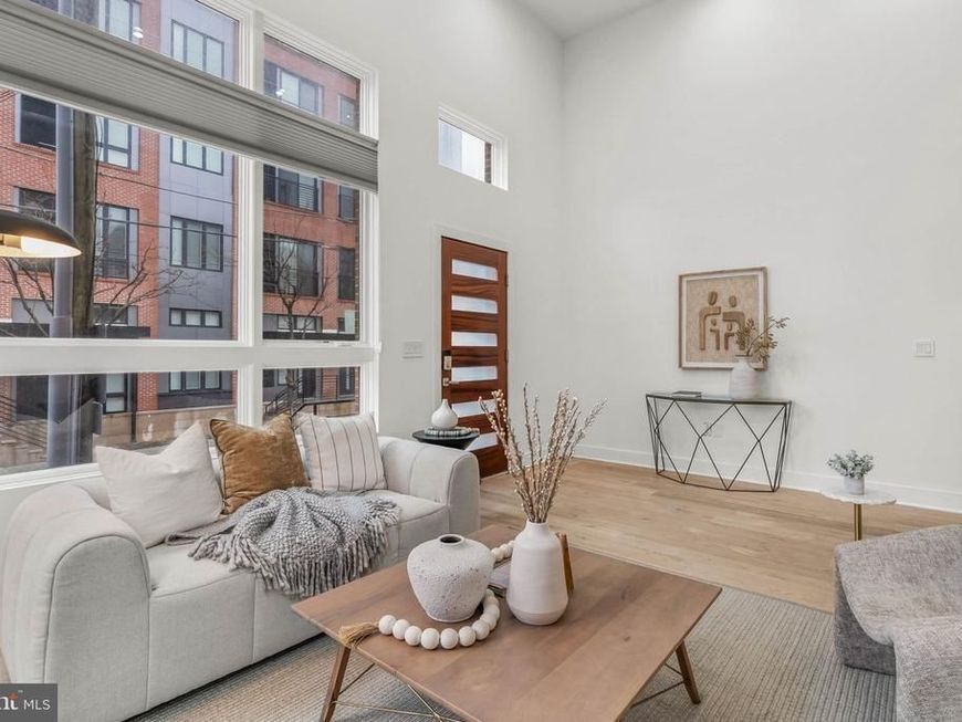 237 N 23rd Street, Unit 1, Philadelphia, PA 19103 Main Photo