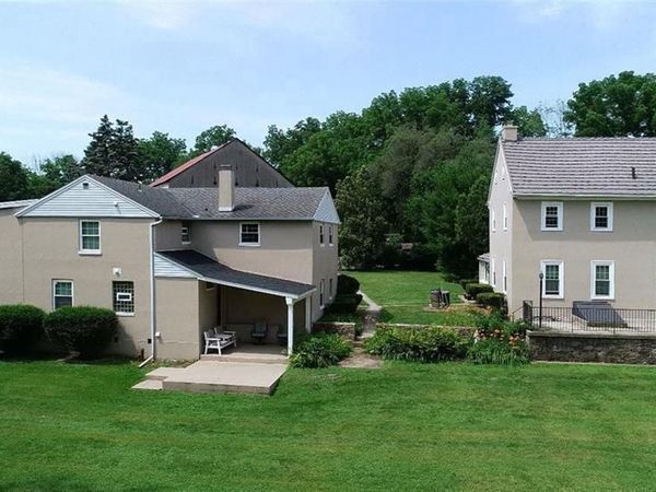 3305 MUNICIPAL DRIVE, WHITEHALL, PA 18052