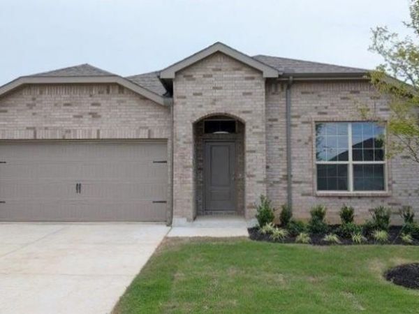 956 TRACTION Trail, Cleburne, TX 76031