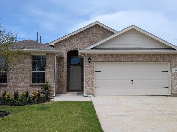 953 TRACTION Trail, Cleburne, TX 76031
