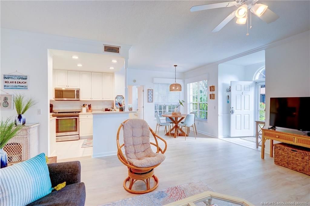 411 NE Plantation Road, Unit 511, Stuart, FL 34996 Photo