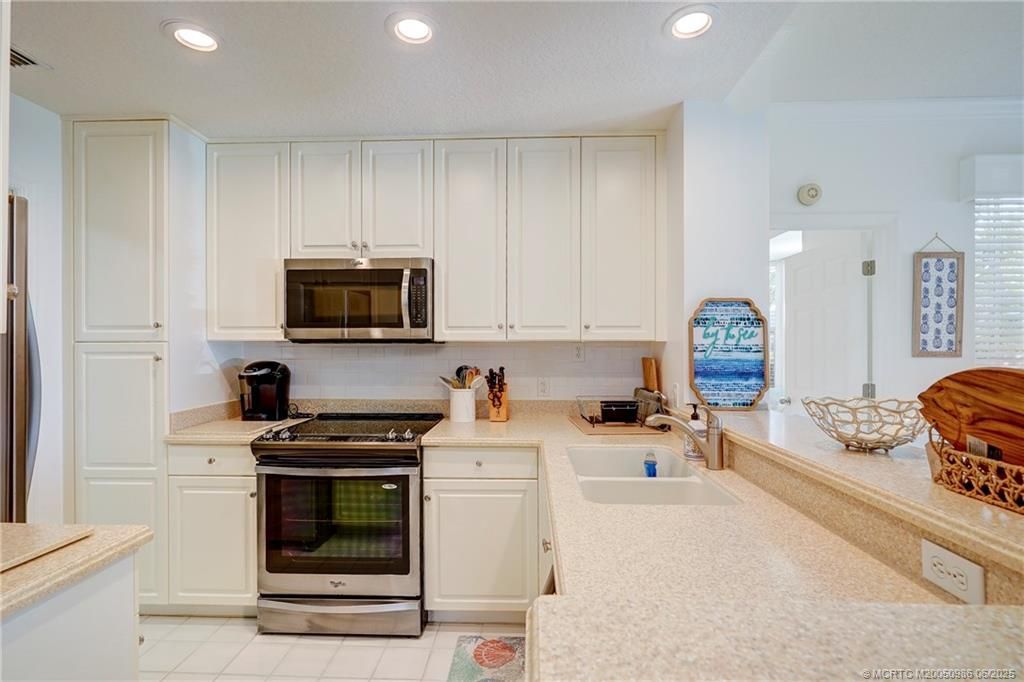 411 NE Plantation Road, Unit 511, Stuart, FL 34996 Photo