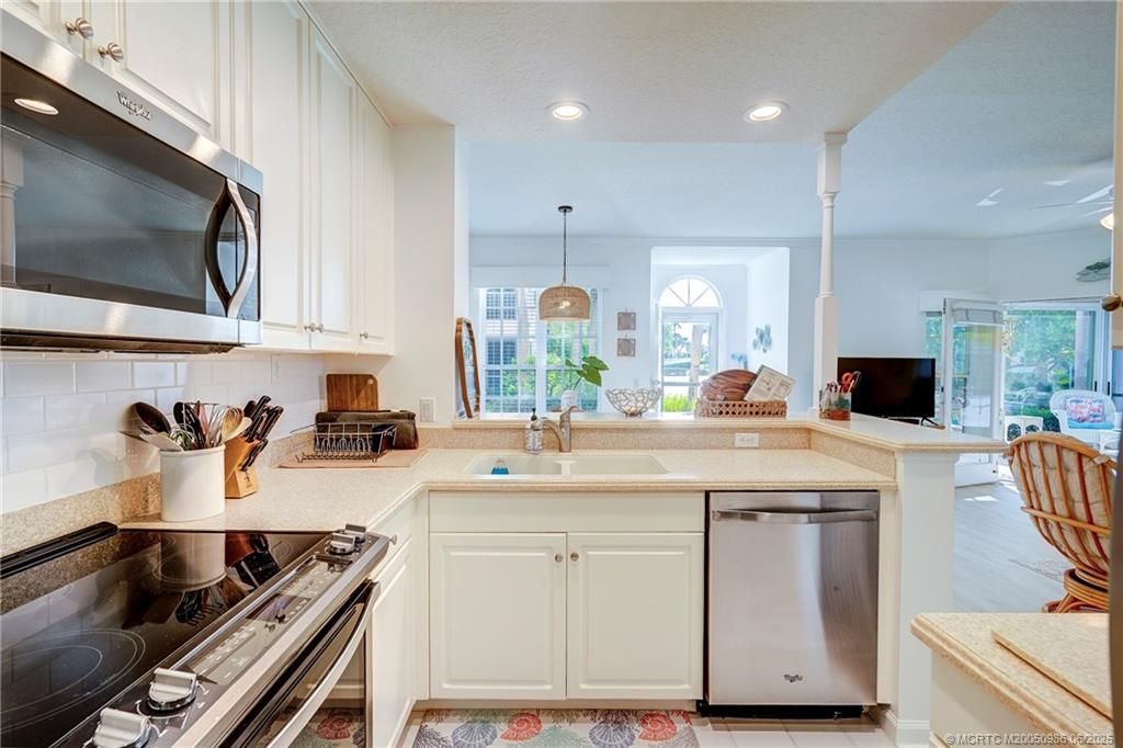 411 NE Plantation Road, Unit 511, Stuart, FL 34996 Photo