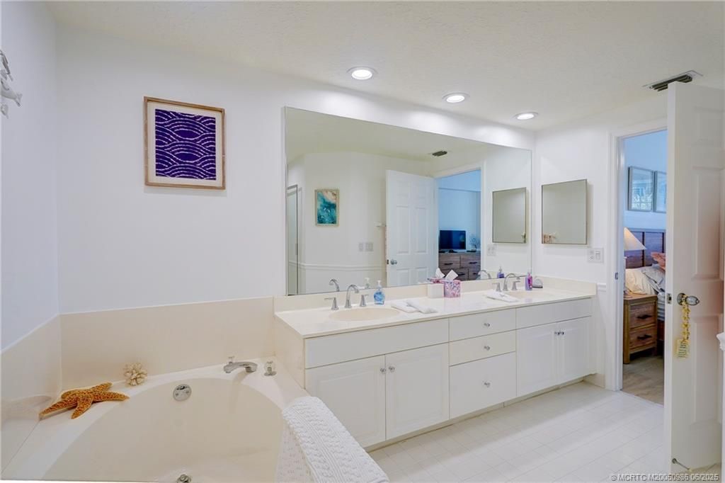 411 NE Plantation Road, Unit 511, Stuart, FL 34996 Photo