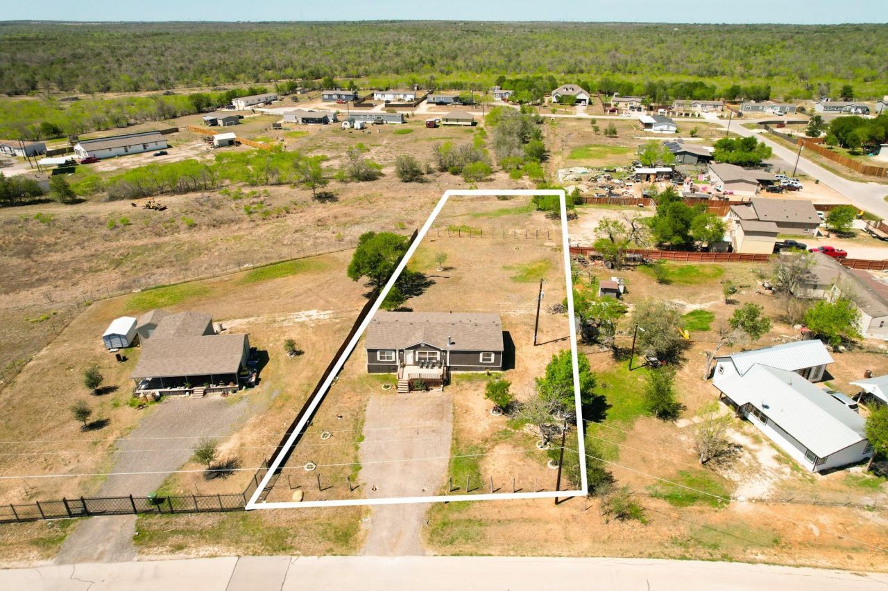 179 Sierra Rosa Dr, Cedar Creek, TX 78612 Main Photo