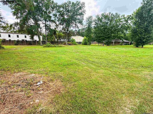 8634 Lake Park Dr, Denham Springs, LA 70726