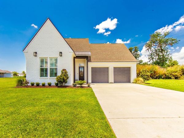 127 Lyndale Ct, Houma, LA 70364