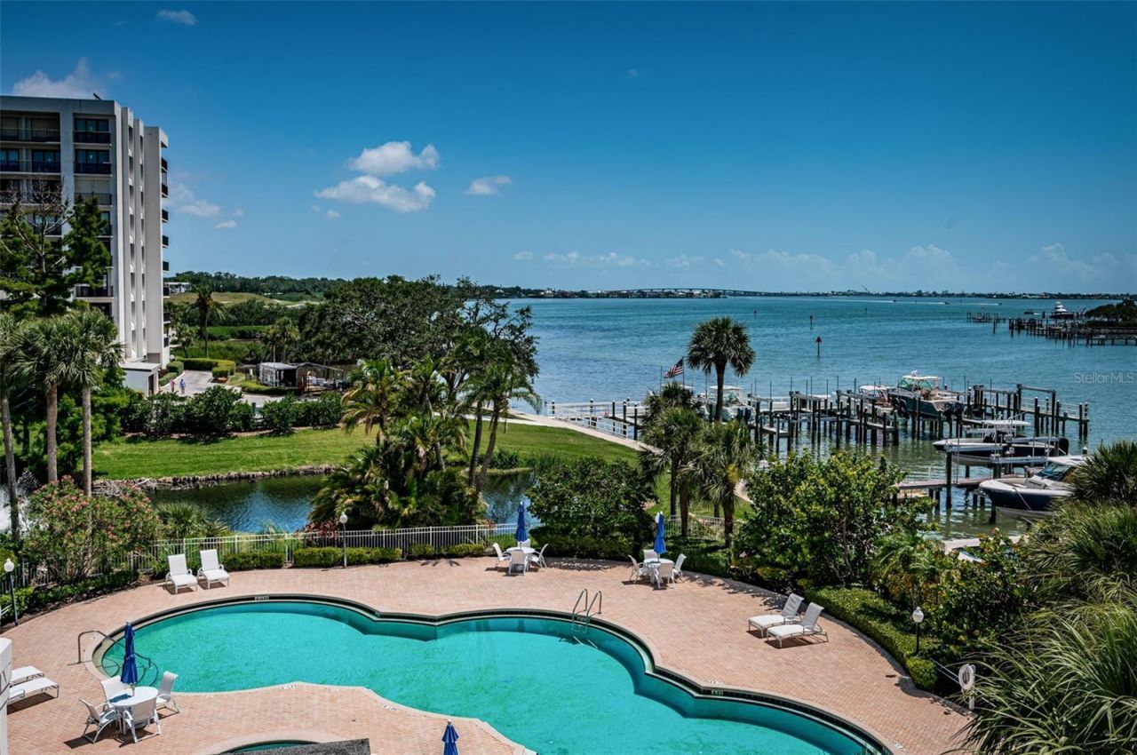 1 Seaside Lane, Unit 302, Belleair, FL 33756 Photo