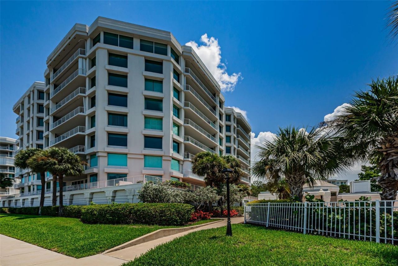 1 Seaside Lane, Unit 302, Belleair, FL 33756 Photo