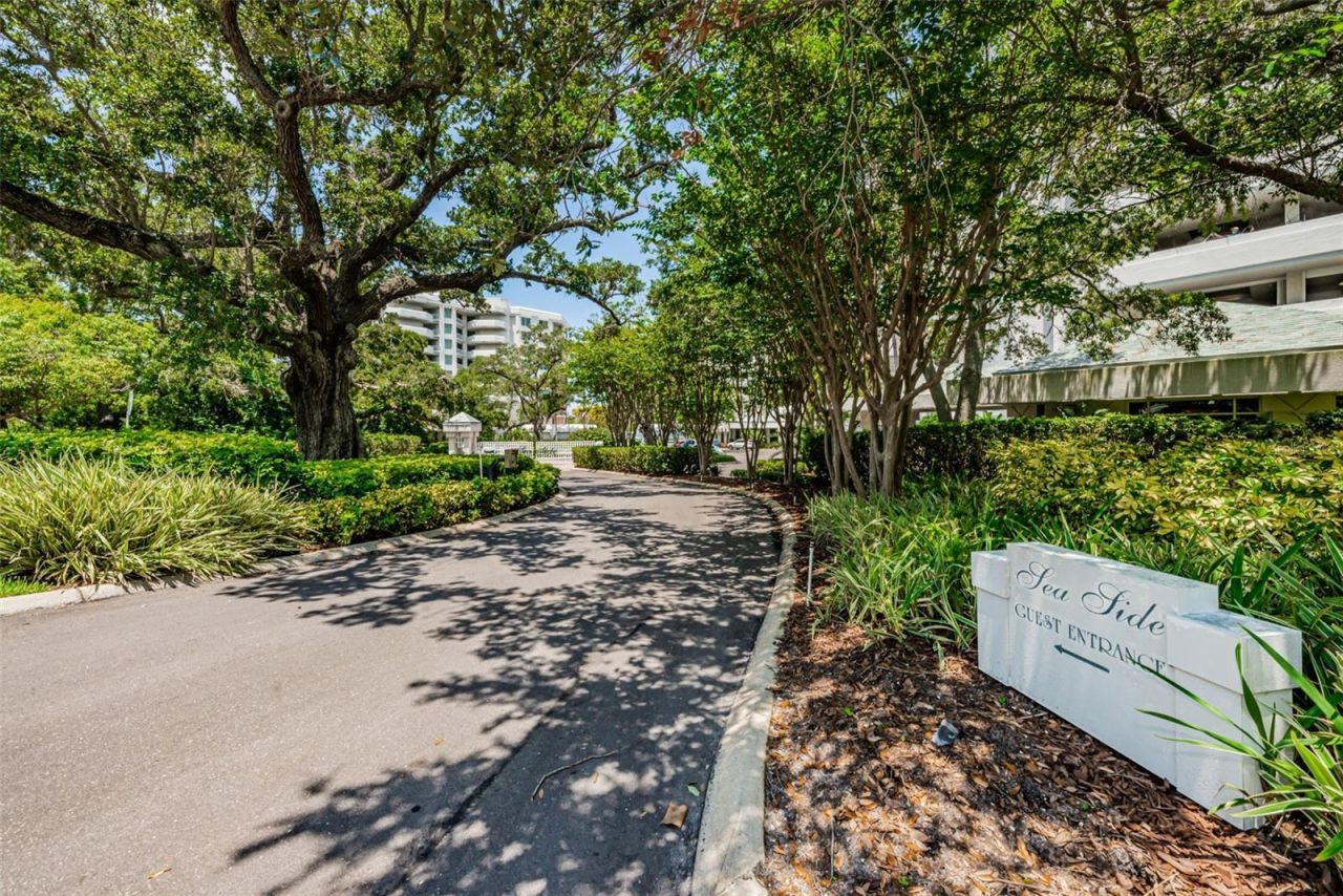 1 Seaside Lane, Unit 302, Belleair, FL 33756 Photo