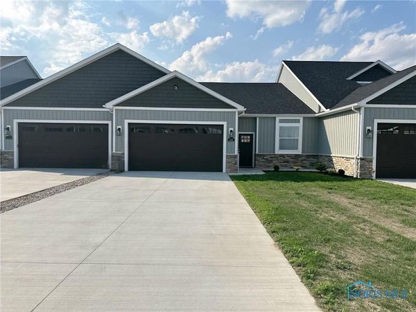 236 South Bridge Road, Northwood, OH 43619