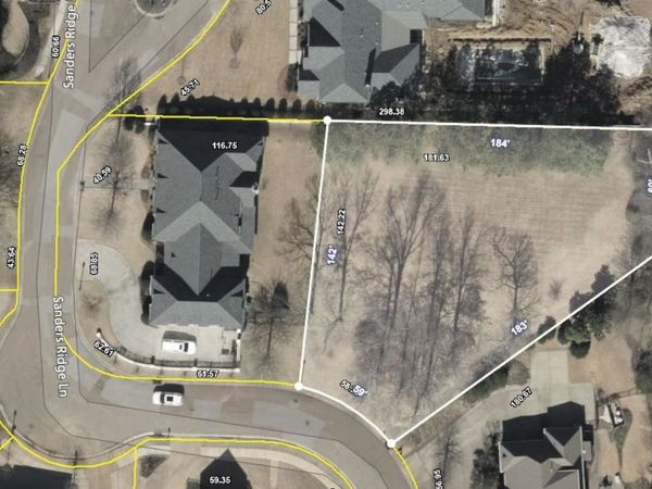 2472 SANDERS RIDGE LN, Germantown, TN 38138