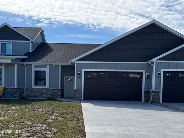 236 South Bridge Road, Northwood, OH 43619