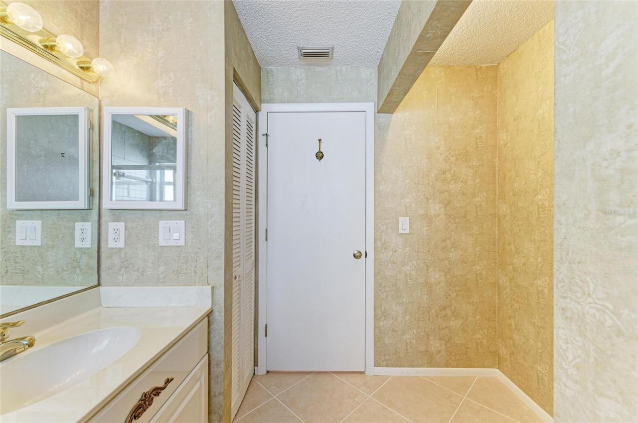 4227 Placid Drive, Sarasota, FL 34243 Photo