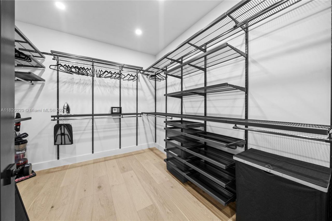 550 NW 42nd St, Miami, FL 33127 Photo