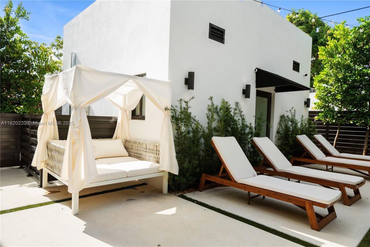 550 NW 42nd St, Miami, FL 33127 Photo