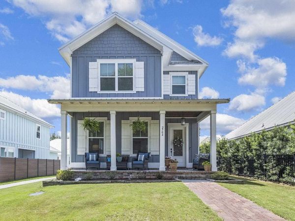 2704 Chastain St, Gulf Shores, AL 36542