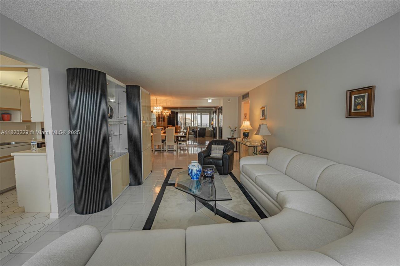 301 174th St, Unit 2317, Sunny Isles Beach, FL 33160 Photo