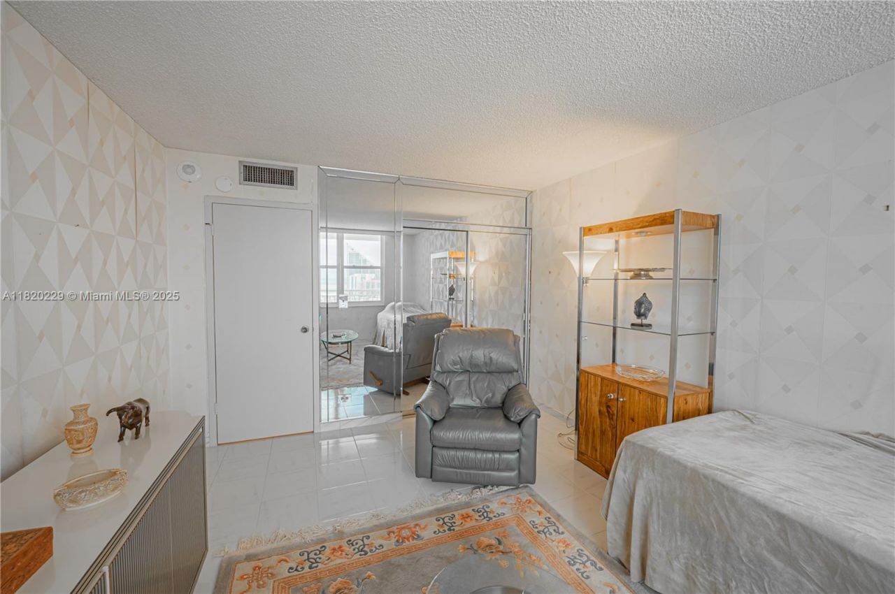 301 174th St, Unit 2317, Sunny Isles Beach, FL 33160 Photo