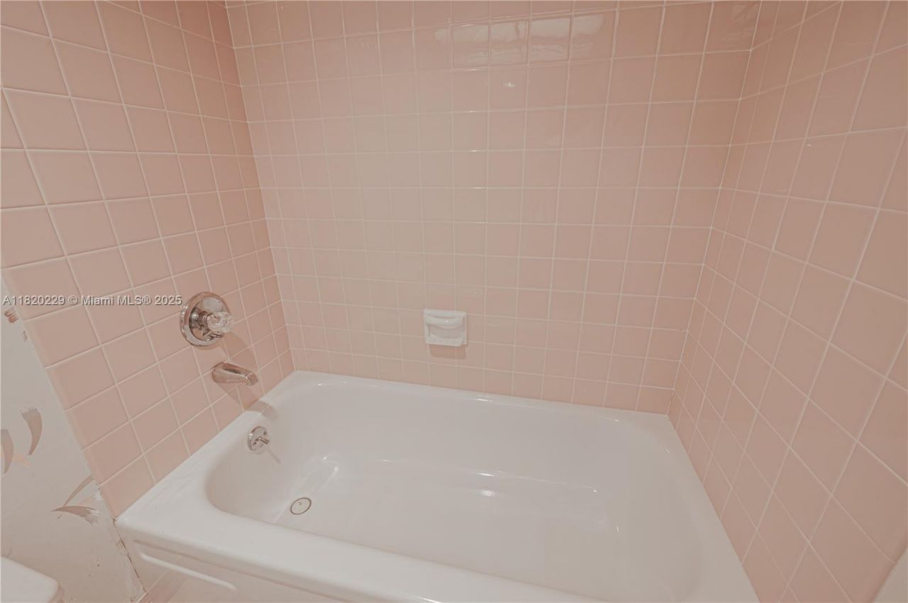 301 174th St, Unit 2317, Sunny Isles Beach, FL 33160 Photo