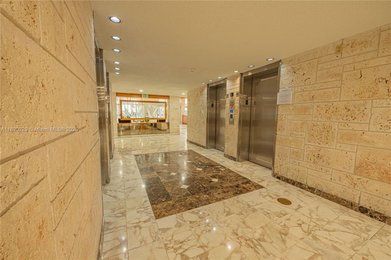 301 174th St, Unit 2317, Sunny Isles Beach, FL 33160 Photo
