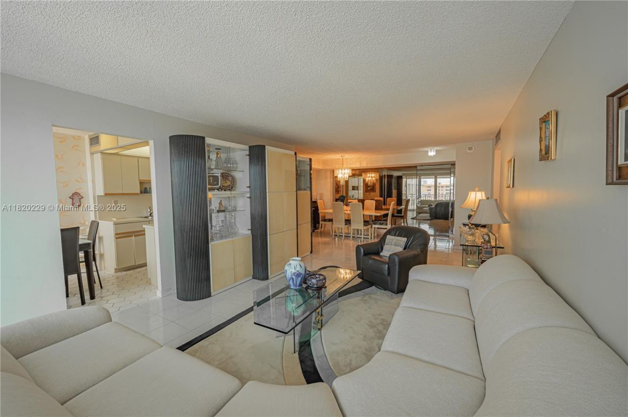 301 174th St, Unit 2317, Sunny Isles Beach, FL 33160 Photo