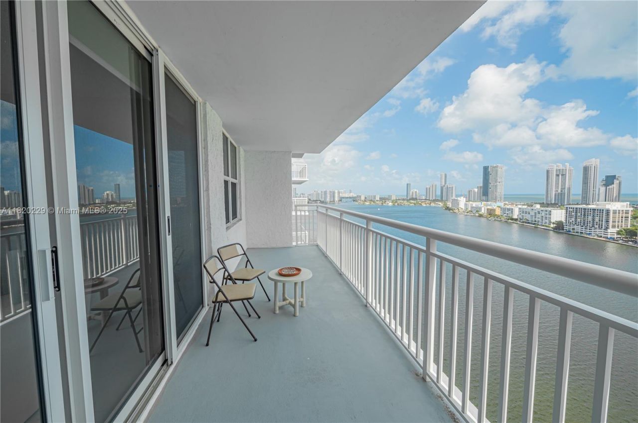 301 174th St, Unit 2317, Sunny Isles Beach, FL 33160 Photo