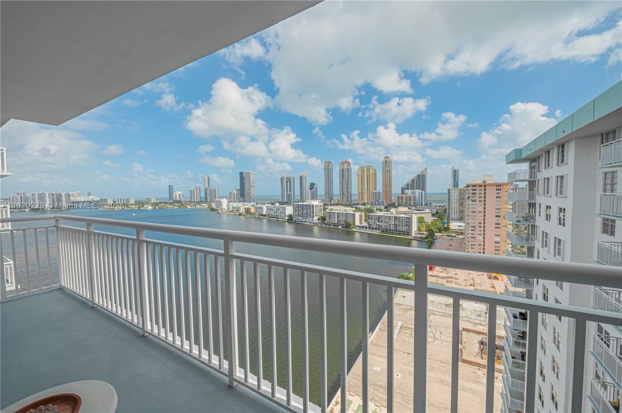 301 174th St, Unit 2317, Sunny Isles Beach, FL 33160 Photo