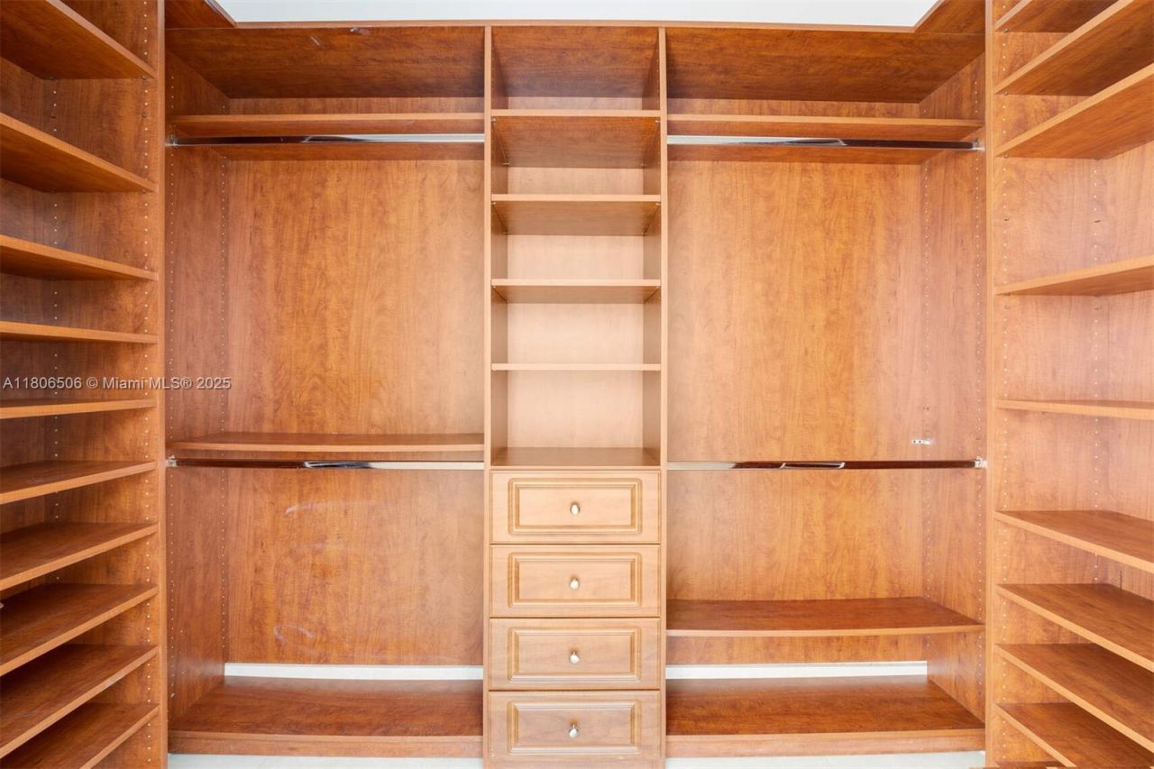 2001 Meridian Ave, Unit 516, Miami Beach, FL 33139 Photo