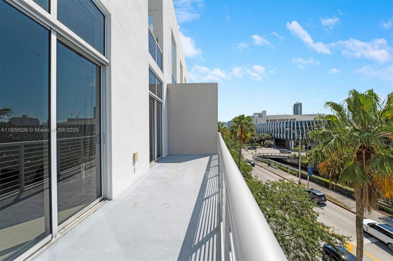 2001 Meridian Ave, Unit 516, Miami Beach, FL 33139 Photo
