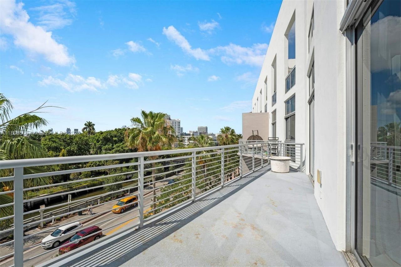 2001 Meridian Ave, Unit 516, Miami Beach, FL 33139 Photo