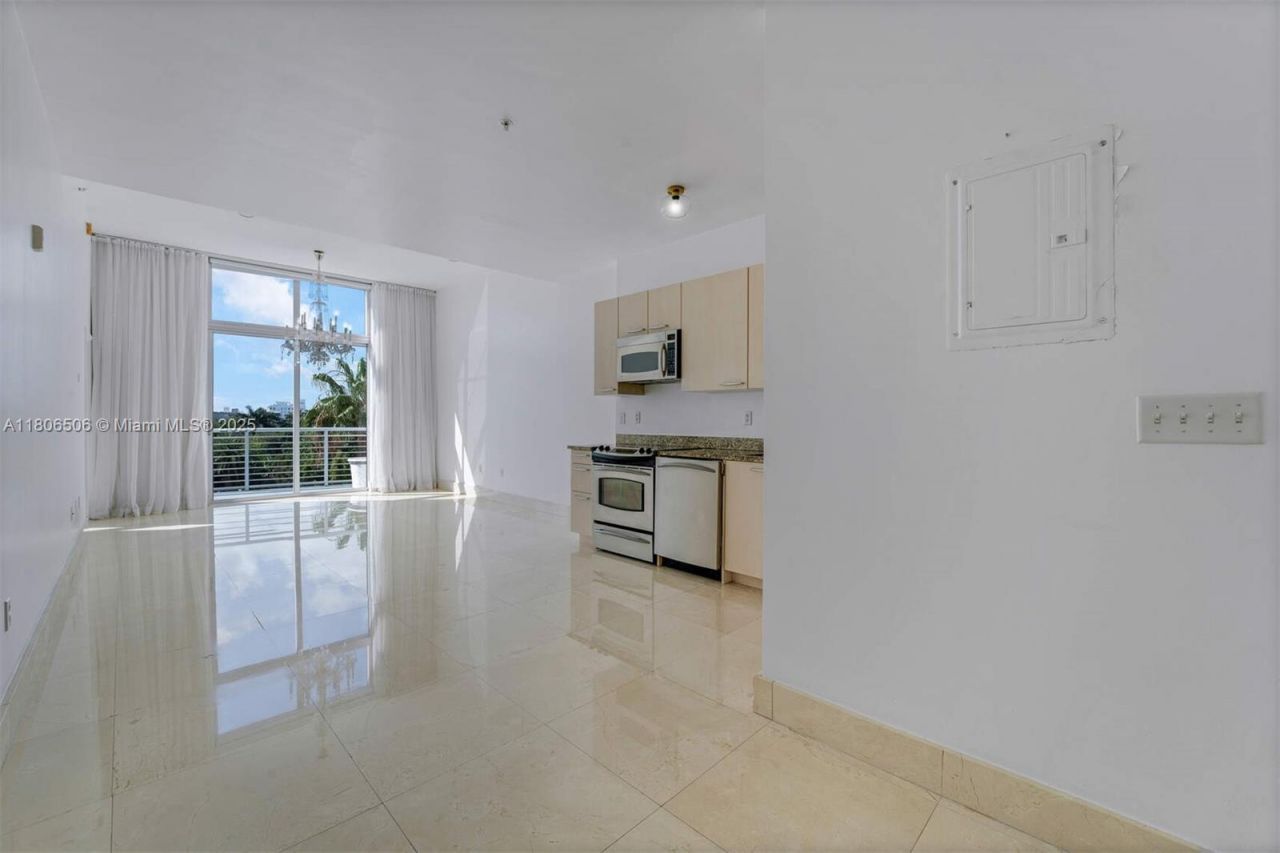 2001 Meridian Ave, Unit 516, Miami Beach, FL 33139 Photo