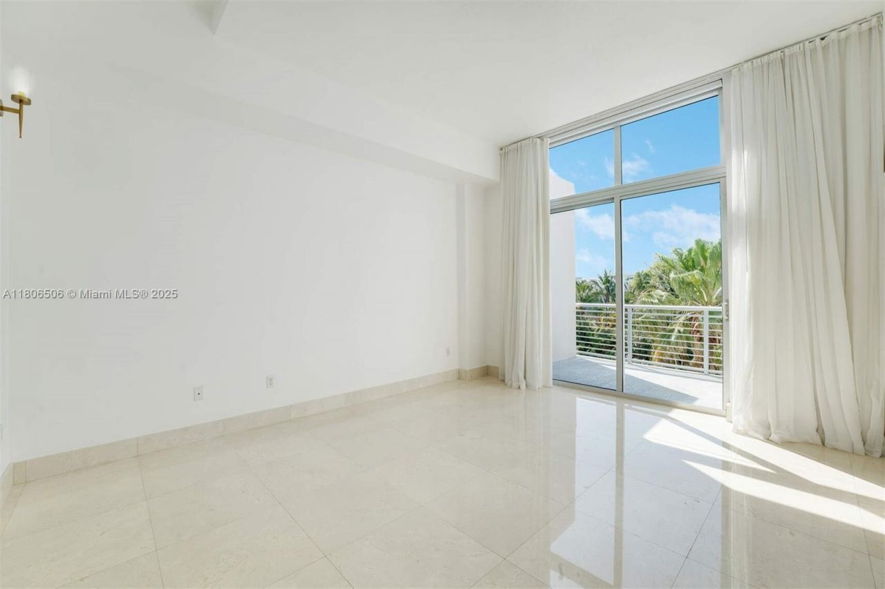 2001 Meridian Ave, Unit 516, Miami Beach, FL 33139 Photo
