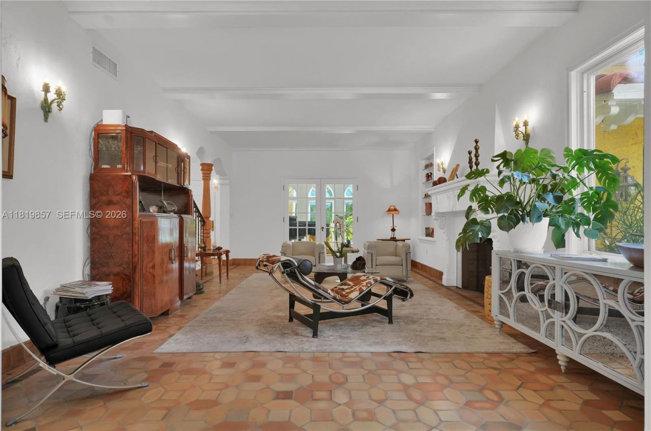 2050 Alton Rd, Miami Beach, FL 33140 Photo