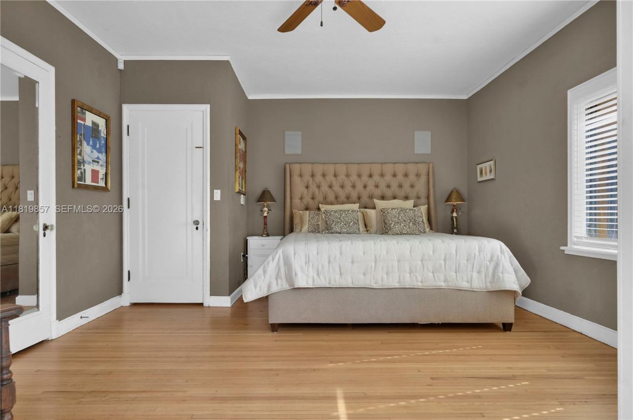 2050 Alton Rd, Miami Beach, FL 33140 Photo