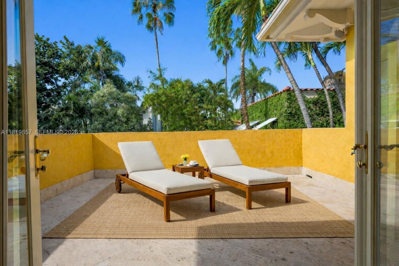 2050 Alton Rd, Miami Beach, FL 33140 Photo