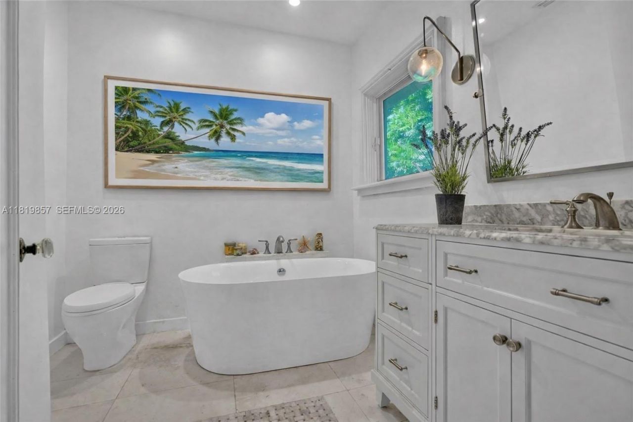 2050 Alton Rd, Miami Beach, FL 33140 Photo