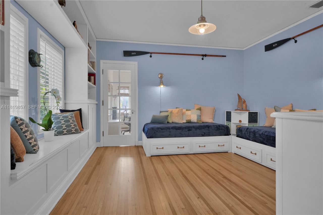 2050 Alton Rd, Miami Beach, FL 33140 Photo