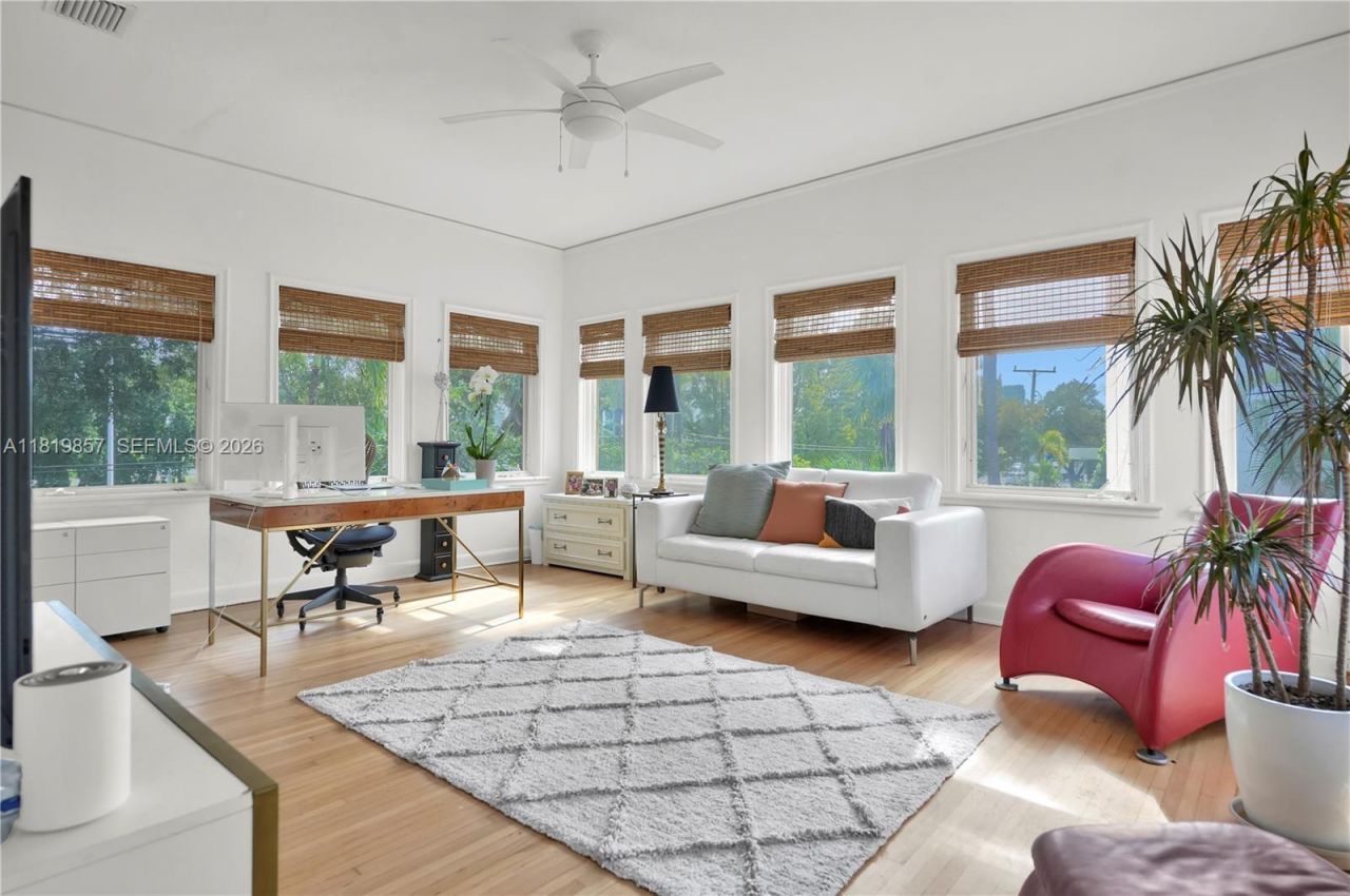 2050 Alton Rd, Miami Beach, FL 33140 Photo